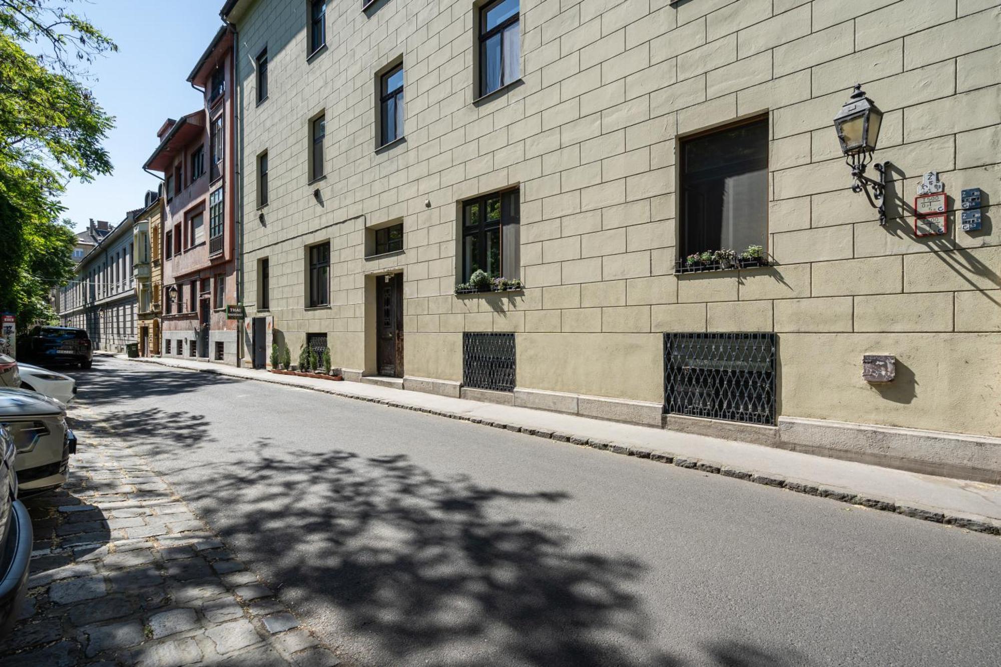 Castle Chainbridge Apartment Budapest Exterior photo